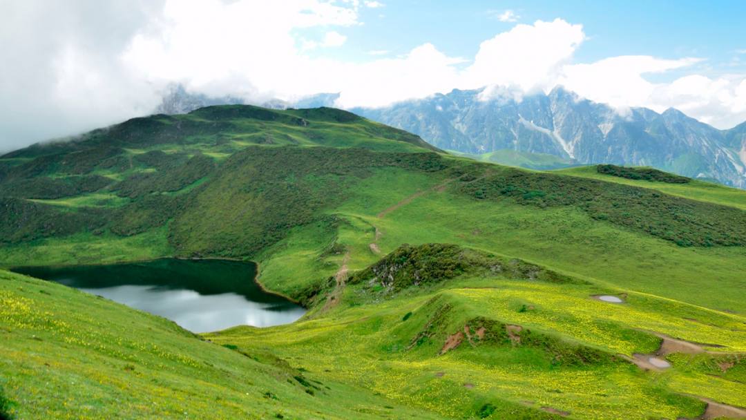 徒步| 十大非著名山峰之九顶山:天国的花园